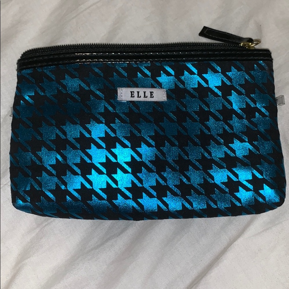 Elle makeup bag